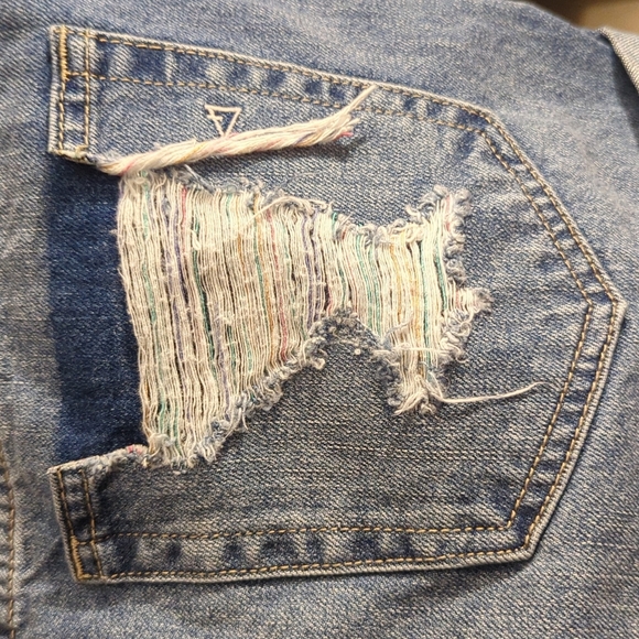 NWT* Hidden Light Wash Distressed Bohemian Denim Shorts Size Medium - Picture 3 of 10